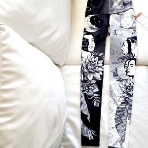 💫🌝 RARE NWOT Niyama Sol Moon Child Leggings 🌚⭐️